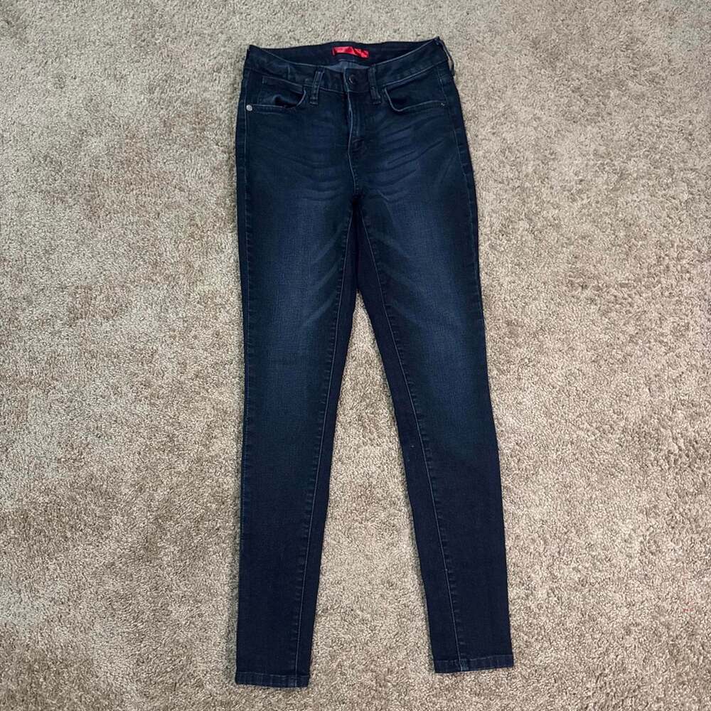 Jennifer lopez black skinny jeans